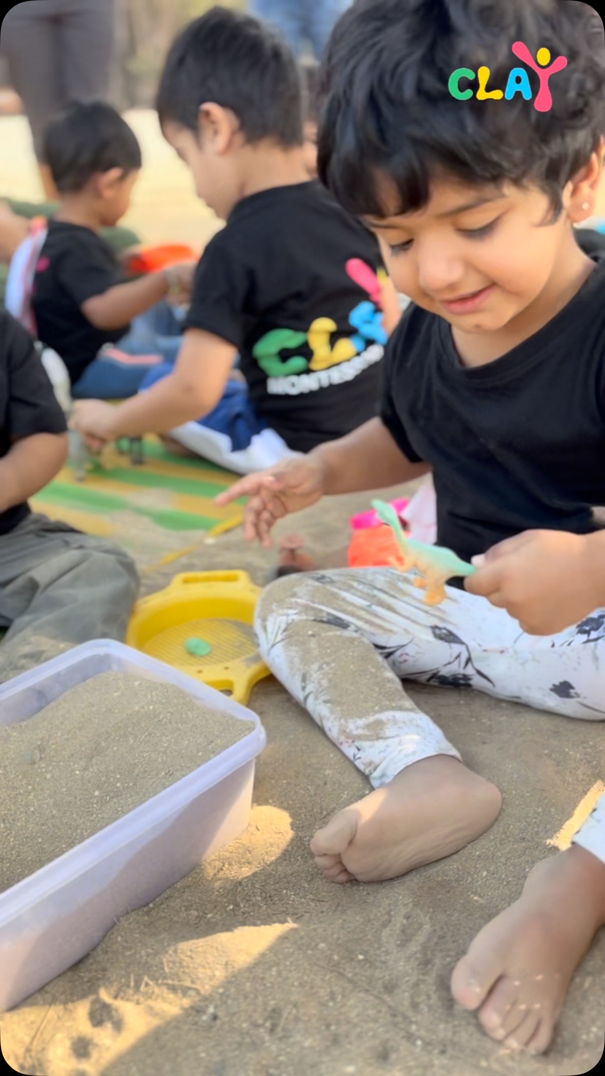 A Fun day at the beach 🏖️. #claymontessori #montessoripreschool #preschool #fieldtrip #adayatthebeach☀️ #toddlers #toddlersatthebeach #mumbai #matunga #sion #dadar #wadala#parel #sewree #beach #sandtoys [a day at the beach, toddlers playing in sand, sand play, sand toys, field triip]