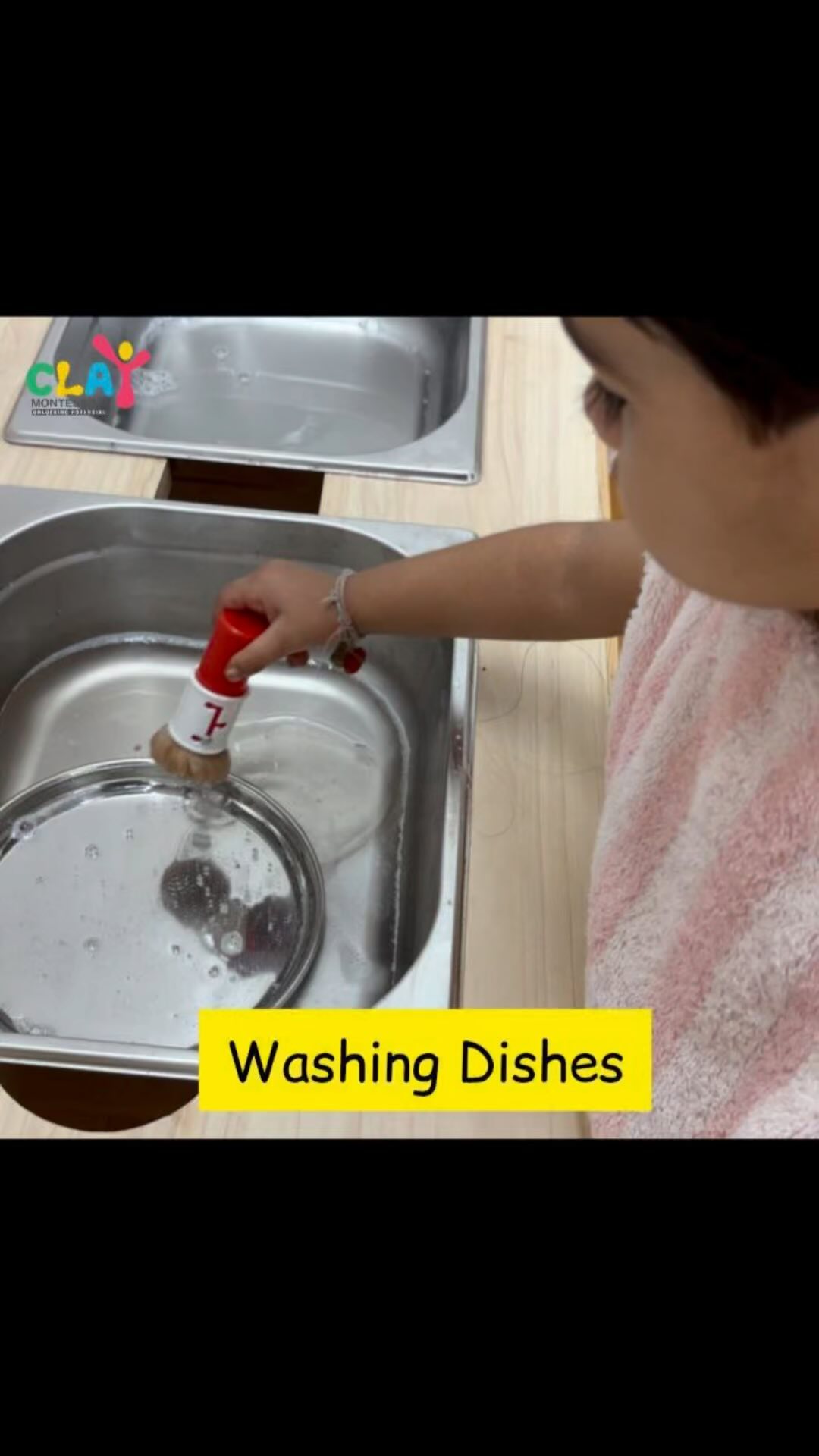 #claymontessori #chores #washingdishes #toddlerchores #montessori #montessoripracticallife #preschool #mumbai #matunga #dadar #wadala #parel